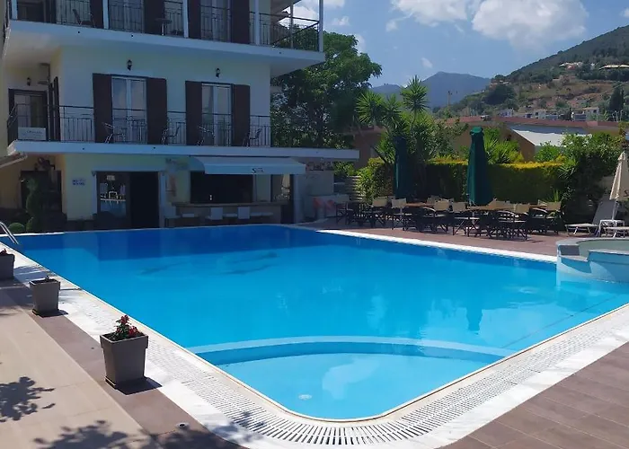 Sands Hotel 2*